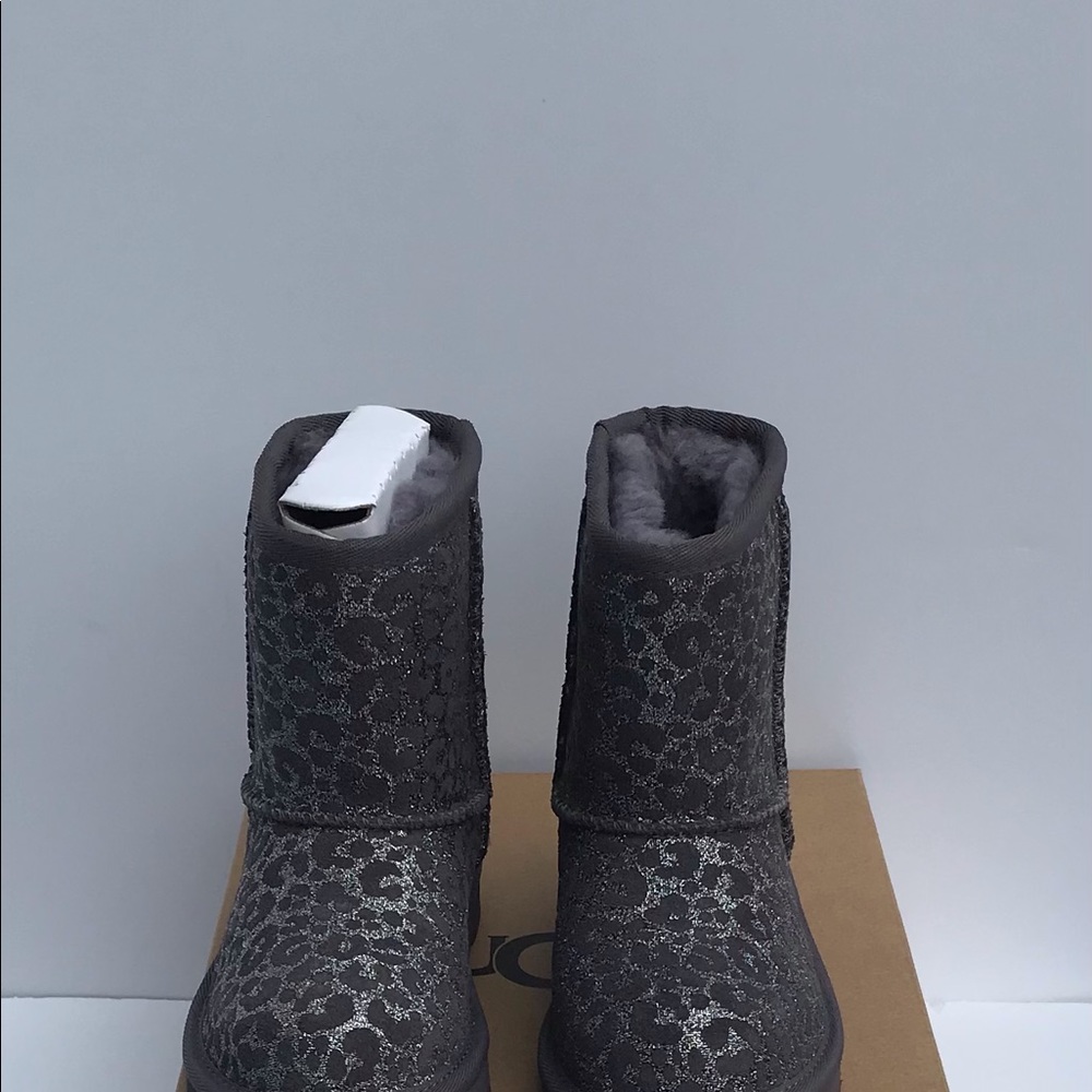 UGG Classic II Glitter Leopard - Picture 3 of 6